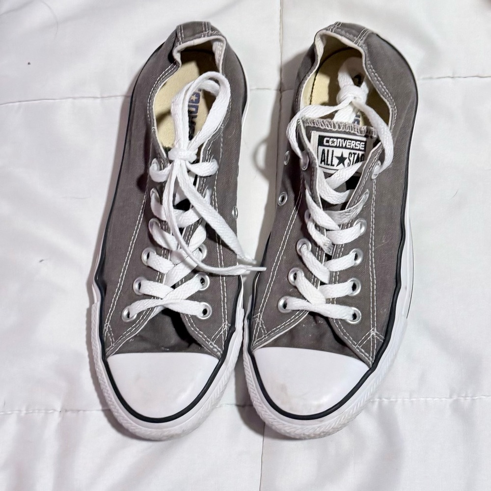 Converse Chuck Taylor All Star Low Tops – Gray – Women’s Size 8 - Picture 3 of 4